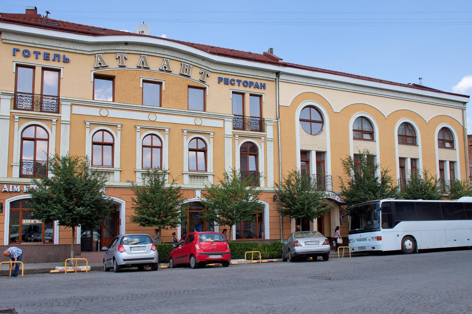 Atlant Hotel Ujgorod Dış mekan fotoğraf